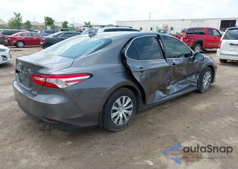 2020 Toyota Camry Le Hybrid z USA, uszkodzony, nr VIN 4T1E31AK2LU520910